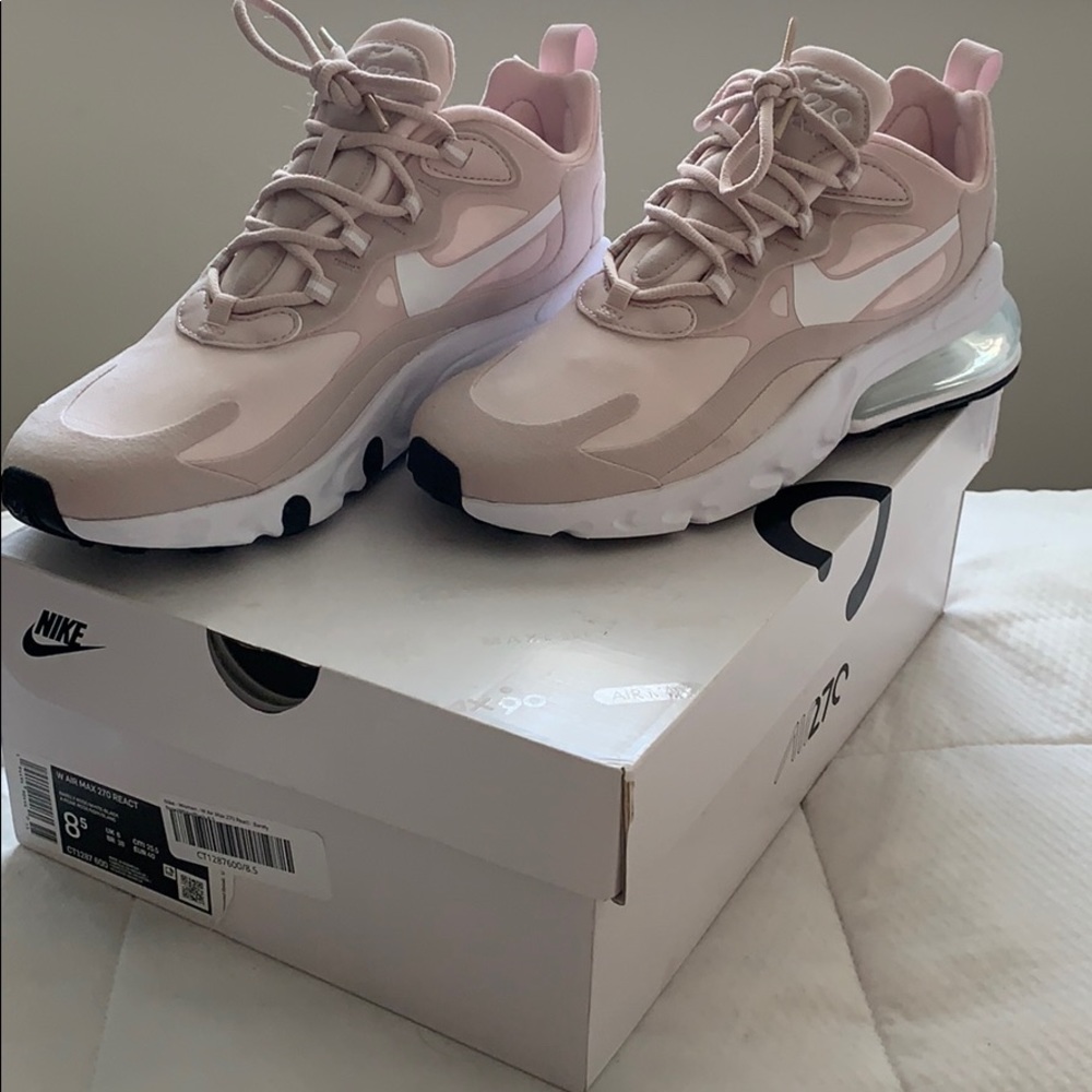 Nike W Air Max 270 React